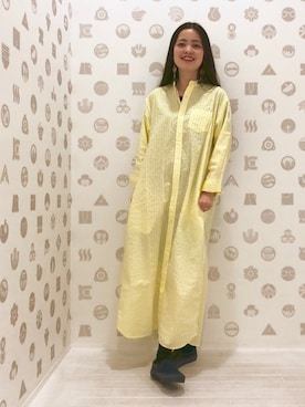 「ネオンイエロー」｜「アイテム（ワンピース/ドレス）」を使った、MIYAさん（レディース・159cm）の秋コーディネート