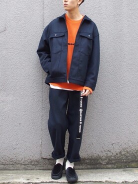 「ロゴニット」｜「アイテム（スリッポン）」を使った、秦翔平さん（メンズ・180cm）の秋コーディネート