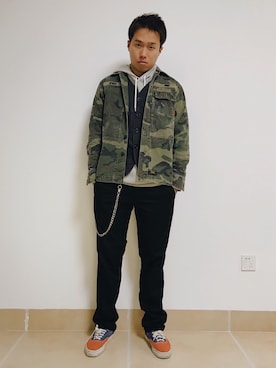 「VANS（バンズ）のアイテム（チノパンツ）」を使った、wcwangboさん（メンズ・172cm）の秋コーディネート