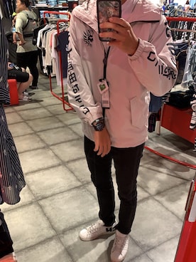 「鬼デニム（オニデニム）のアイテム」を使った、陳泳勳さん（メンズ・173cm）の夏コーディネート