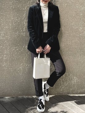 「白ニット」｜「アイテム（スリッポン）」を使った、tajiiさん（レディース・156cm）の冬コーディネート