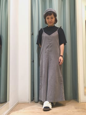 「earth music&ecology（アースミュージックアンドエコロジー）のアイテム（オールインワン・サロペット）」を使った、oioiさん（レディース・153cm）の秋コーディネート