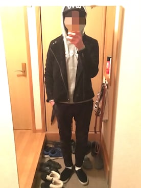 「DRESSCAMP（ドレスキャンプ）のアイテム（パーカー、グレー系）」を使った、フーファイ君さん（メンズ・179cm）の冬コーディネート