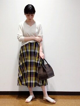 「アイテム（タンクトップ、グレー系）」を使った、naomiさん（レディース・167cm）の春コーディネート