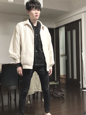 「JOKER（ジョーカー）のアイテム（パンツ）」を使った、重ね着王子さん（メンズ・177cm）の秋コーディネート
