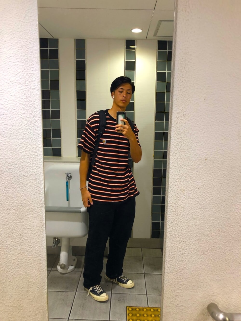 「Carhartt WIP(Carhartt WIP)、CT70s、オーバーサイズ、サーフィン、スケーター」｜「Carhartt WIPのCARHARTT WIP / カーハート ワークインプログレス S/S HOUSTON POCKET T-SHIRT（Tシャツ/カットソー、ブラック系）」を使った、kohさん（メンズ・181cm）の秋コーディネートの1枚目の写真