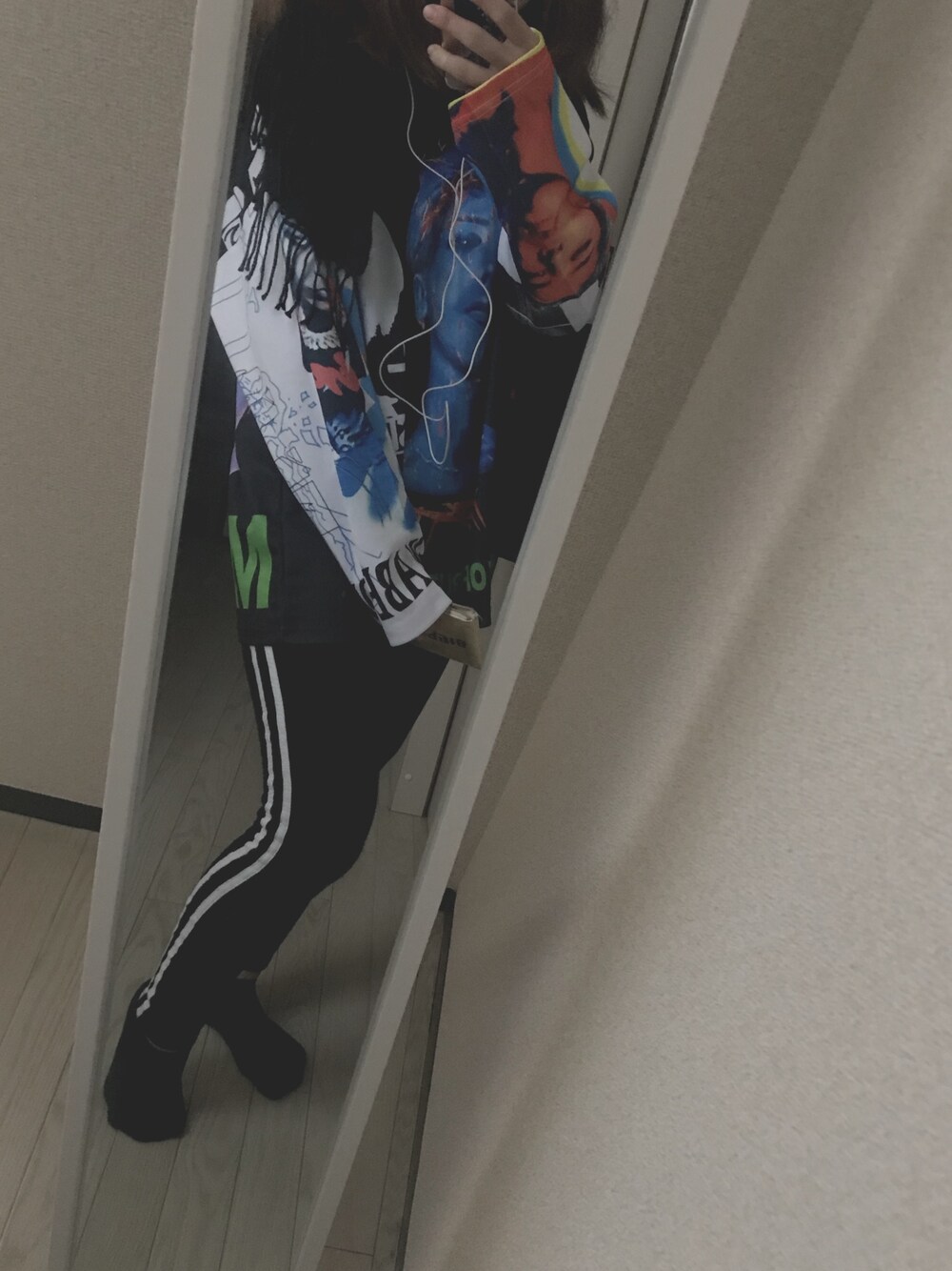 「G-DRAGON」｜「G-DRAGONのアイテム（パーカー、ブラック系）」を使った、えmさん（レディース・158cm）の冬コーディネートの1枚目の写真