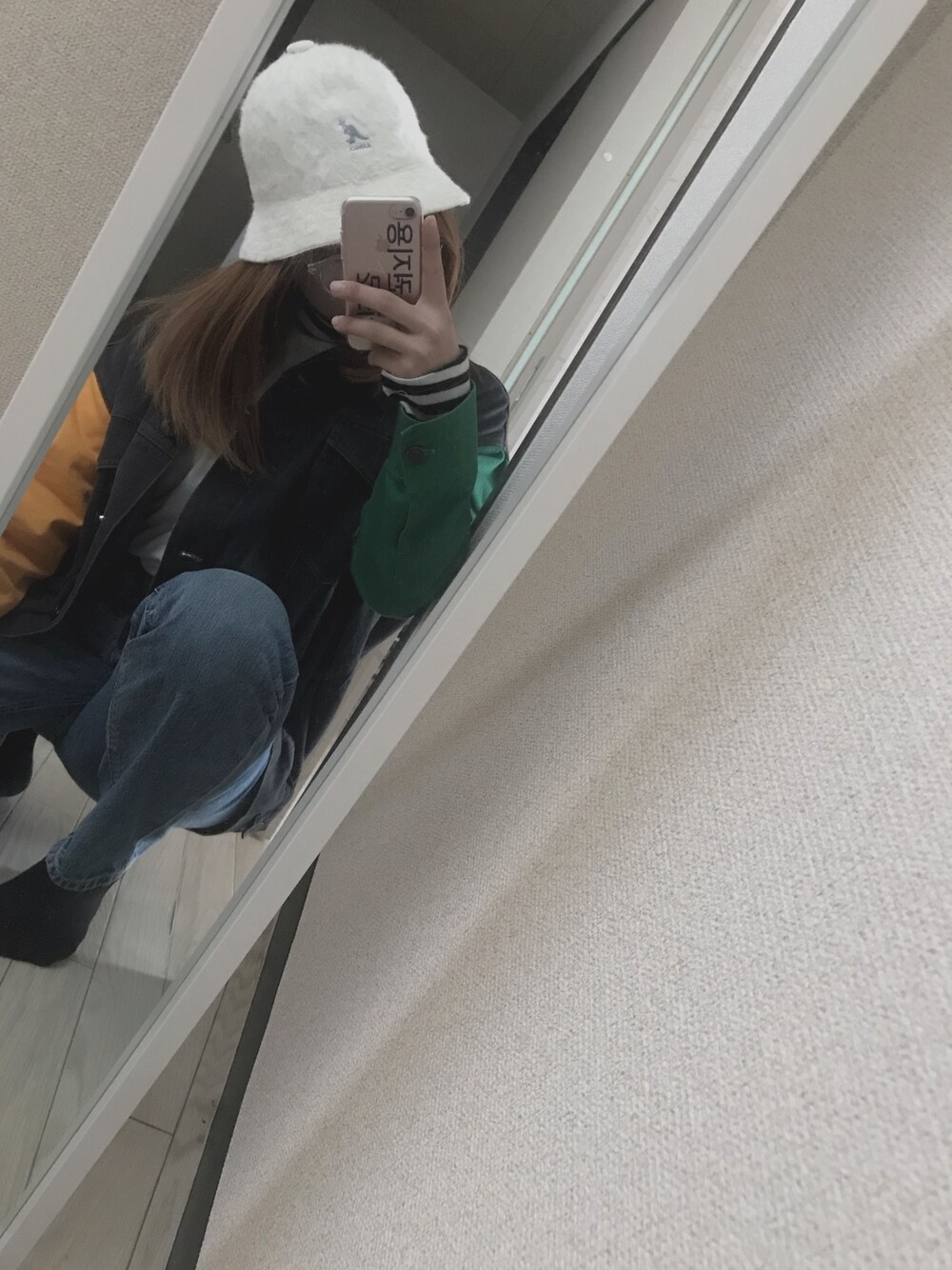 「GUのアイテム（デニムパンツ、その他）」を使った、えmさん（レディース・158cm）の冬コーディネートの1枚目の写真