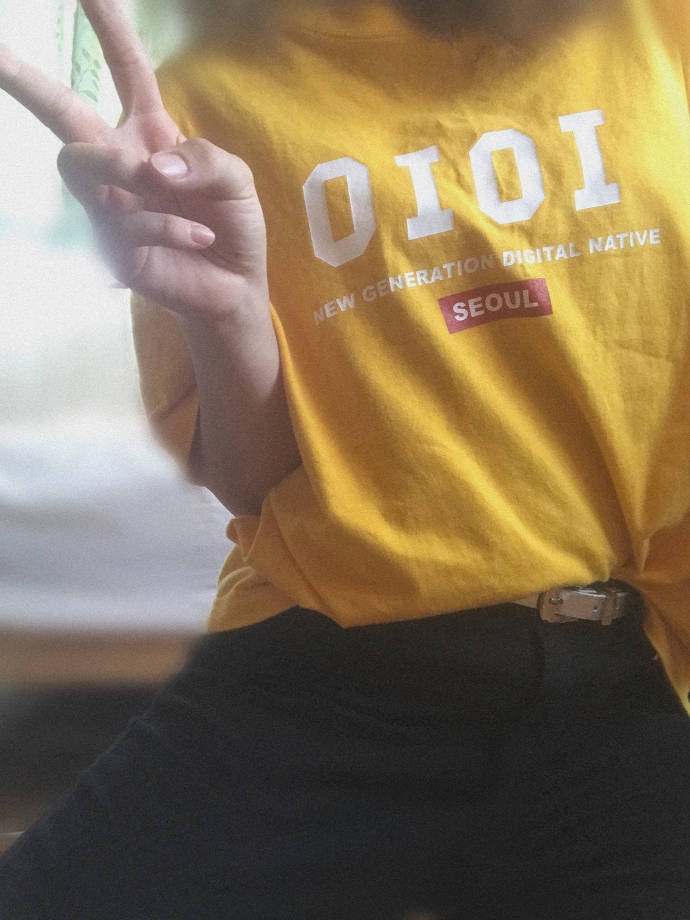 「OiOiのアイテム（Tシャツ/カットソー、イエロー系）」を使った、えmさん（レディース・158cm）の春コーディネートの1枚目の写真