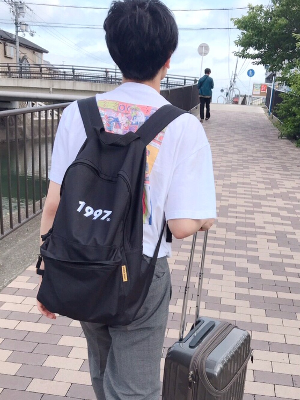 「LEFTALONE、シンプルコーデ、古着、白Tシャツ、youthloser」｜「leftaloneのアイテム（シャツ/ブラウス、ホワイト系）」を使った、ら ら そさん（メンズ・173cm）の夏コーディネートの1枚目の写真