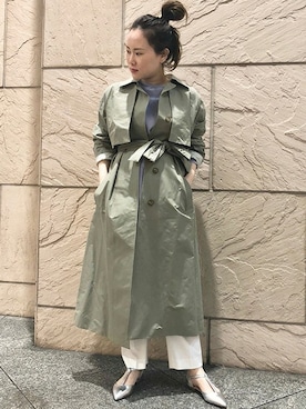 「シルバー」｜「アイテム（ステンカラーコート）」を使った、ayamiさん（レディース・156cm）の春コーディネート