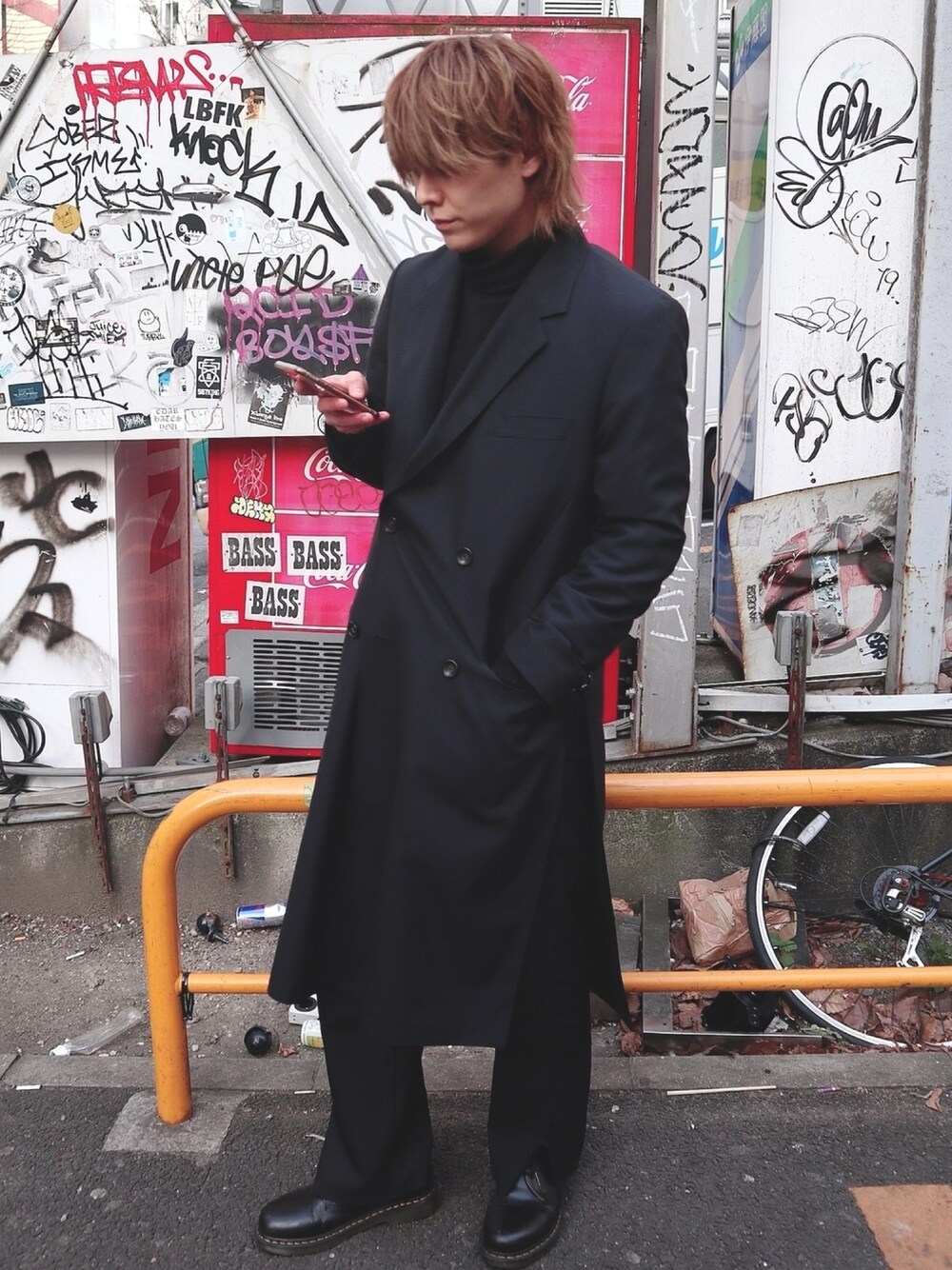 「シンプル、キレイめ、ootd、おしゃれさんと繋がりたい、いいね、save、フォローお願いします🤑、オールブラック、ワントーンコーデ、モノトーン、サイドスリット、スラックス」｜「COMMUSEのアイテム（ジャケット/アウター、ブラック系）」を使った、ひろきさん（メンズ・178cm）の春コーディネートの1枚目の写真