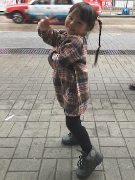 「PALLADIUM（パラディウム）のアイテム（ブーツ、グレー系）」を使った、Yanto さん（キッズ）の冬コーディネート