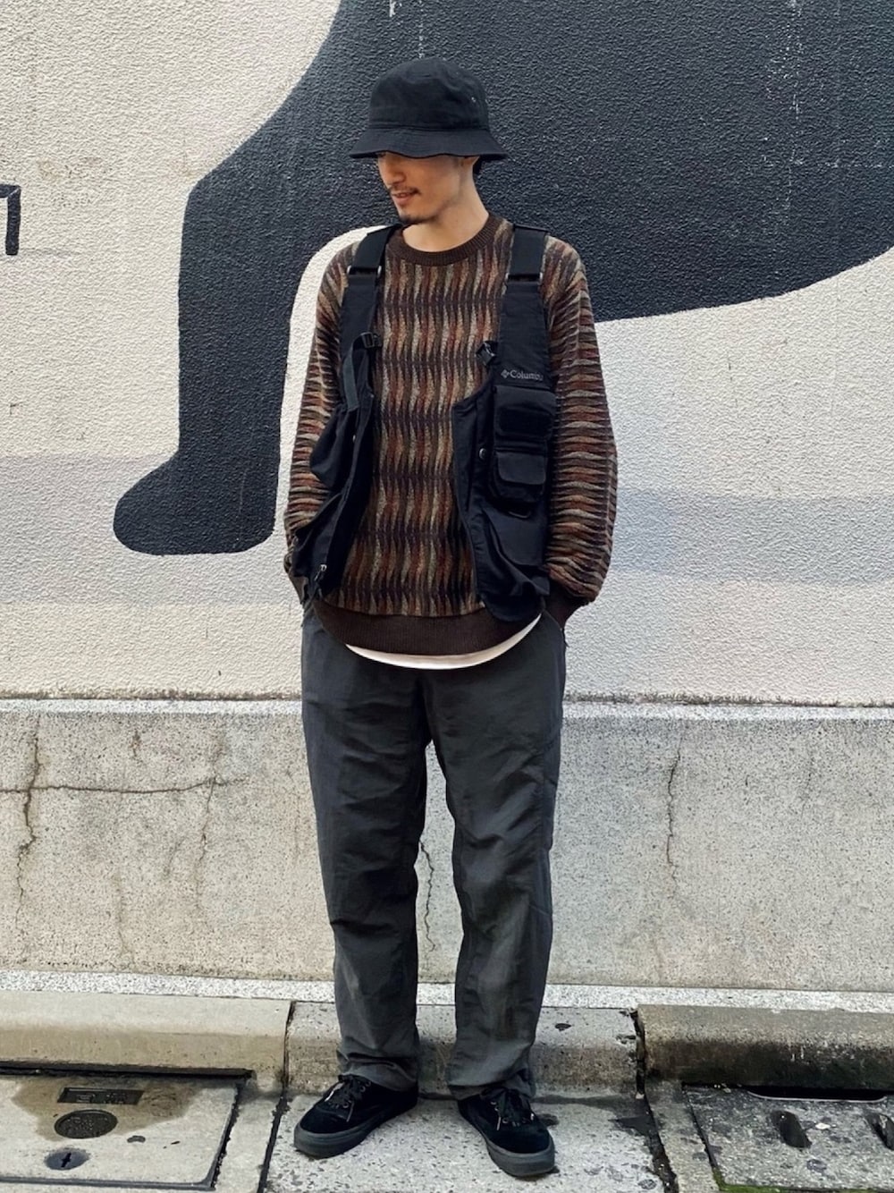 「秋コーデ、バケットハット、ニット、おしゃれさんと繋がりたい、ootd、いいね、save、フォローお願いします🤑、相互フォロー、古着、古着MIX、休日スタイル」｜「古着のアイテム（ニット/セーター、ブラウン系）」を使った、ｻｻﾏ さん（メンズ・175cm）の秋コーディネートの1枚目の写真