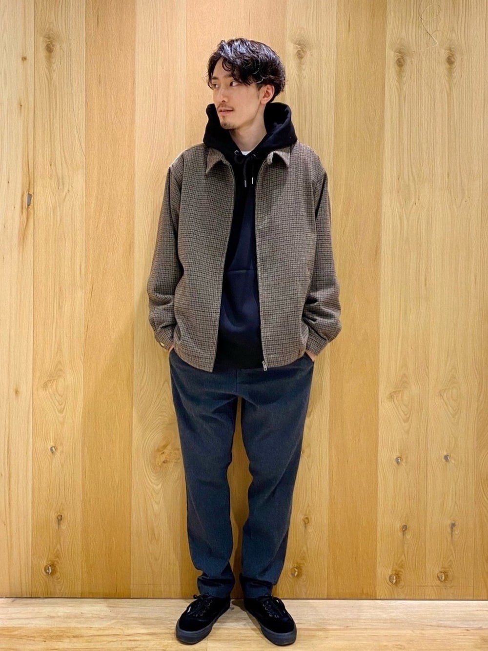 「ブルゾン、チノパン、スラックス、パーカー、VANS、きれいめカジュアル、オトナカジュアル、おしゃれさんと繋がりたい、ootd、いいね、save、フォローお願いします🤑」｜「Right-onのアイテム（ブルゾン、グレー系）」を使った、ｻｻﾏ さん（メンズ・175cm）の秋コーディネートの1枚目の写真