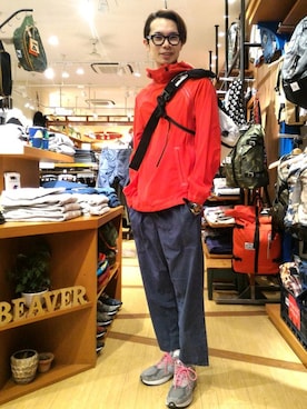 「and wander（アンドワンダー）のアイテム（メッセンジャーバッグ）」を使った、Haranoさん（メンズ・180cm）の冬コーディネート