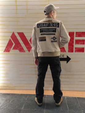 「NEWERA」｜「アイテム（MA-1）」を使った、Haranoさん（メンズ・180cm）の秋コーディネート