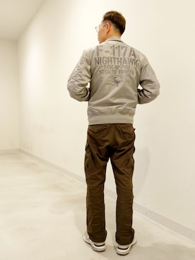 「シルバー」｜「アイテム（ミリタリージャケット）」を使った、Haranoさん（メンズ・181cm）の冬コーディネート
