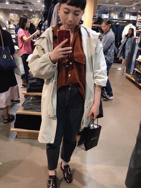 「アイテム（ブーティ、レッド系）」を使った、Rowen Wongさん（レディース・158cm）の冬コーディネート