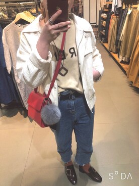 「アイテム（ブーティ、レッド系）」を使った、Rowen Wongさん（レディース・158cm）の春コーディネート