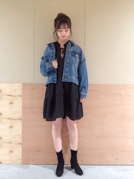 「黒ワンピ」｜「アイテム（ブルゾン）」を使った、NATSUKI SATOさん（レディース・162cm）の秋コーディネート