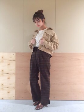 「earth music&ecology（アースミュージックアンドエコロジー）のCOTTON USAコーデュロイ(BIG Gジャン) ＊（ブルゾン）」を使った、NATSUKI SATOさん（レディース・162cm）の秋コーディネート