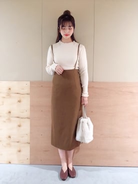 「メロートップス」｜「アイテム（ニット/セーター）」を使った、NATSUKI SATOさん（レディース・162cm）の秋コーディネート