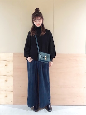 「ダークグリーン」｜「アイテム（ニット/セーター）」を使った、NATSUKI SATOさん（レディース・162cm）の秋コーディネート