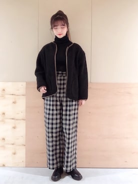 「earth music&ecology（アースミュージックアンドエコロジー）のパイピングボアコート(ショート) ＊（ブルゾン）」を使った、NATSUKI SATOさん（レディース・162cm）の秋コーディネート