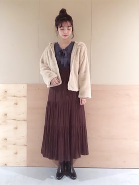 「ティアードスカート」｜「アイテム（マウンテンパーカー）」を使った、NATSUKI SATOさん（レディース・162cm）の秋コーディネート