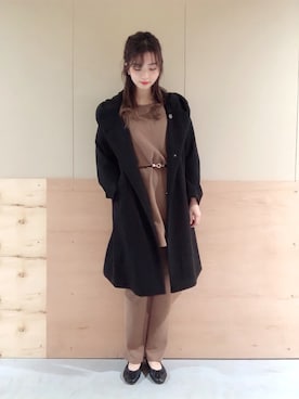 「ブラウンパンツ」｜「アイテム（その他アウター）」を使った、NATSUKI SATOさん（レディース・162cm）の秋コーディネート