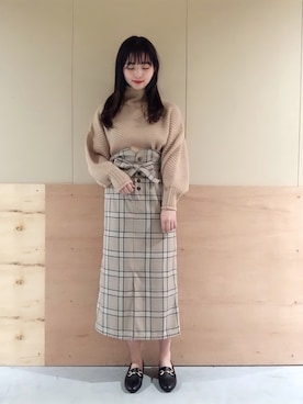 「ボリュームニット」｜「アイテム（パンプス）」を使った、NATSUKI SATOさん（レディース・162cm）の冬コーディネート