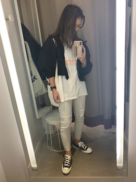 「チャックテイラー」｜「アイテム（アナログ腕時計）」を使った、chii___ca♡さん（レディース・161cm）の秋コーディネート