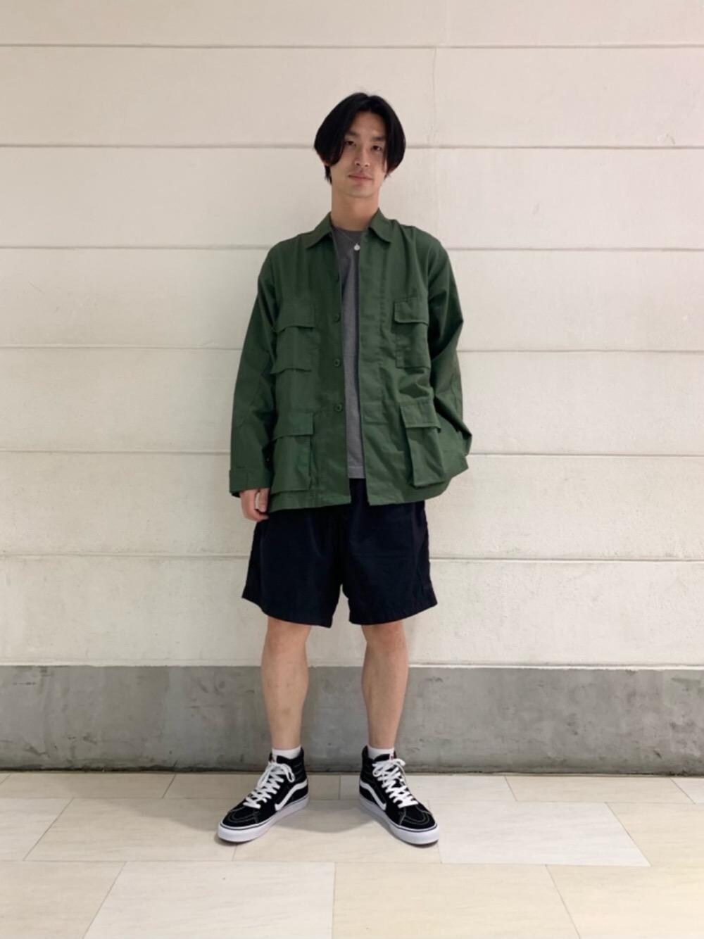 「BEAUTY&YOUTH UNITED ARROWSのBY コイン ネックレス S（ネックレス、シルバー系）」を使った、伊藤 祥平さん（メンズ・178cm）の春コーディネートの1枚目の写真