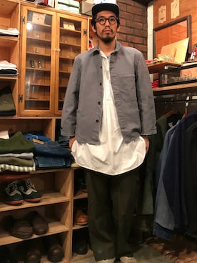 「VINTAGE（ヴィンテージ）のアイテム（カバーオール、グレー系）」を使った、Hirokazu Kodamaさん（メンズ・178cm）の秋コーディネート