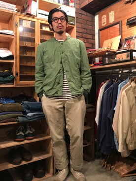 「VINTAGE（ヴィンテージ）のアイテム（ミリタリージャケット、グリーン系）」を使った、Hirokazu Kodamaさん（メンズ・178cm）の秋コーディネート