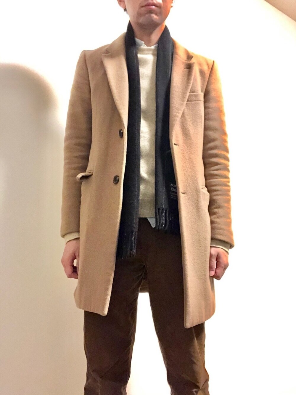 「グラデーション、キャメル、チェスターコート、コーデュロイパンツ」｜「MONKEY TIMEのアイテム（チェスターコート、ベージュ系）」を使った、Tak.Kさん（メンズ・168cm）の冬コーディネートの1枚目の写真