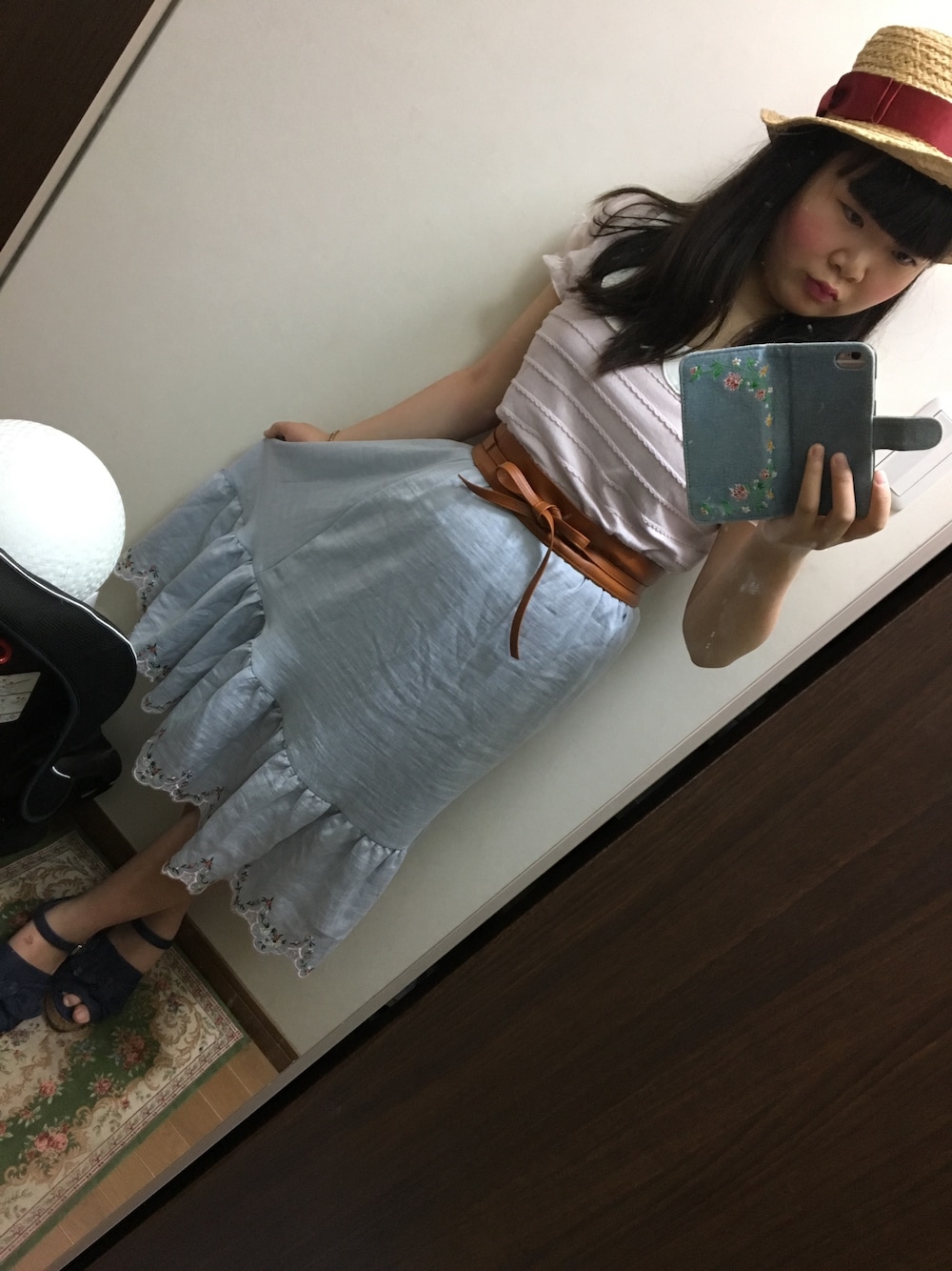 「MAJESTIC LEGON、dazzlin、初挑戦アイテム、サッシュベルト、大学生、カンカン帽、Ank Rouge」｜「dazzlinのフラワースカラップスカート（スカート、ブルー系）」を使った、funamonさん（レディース・151cm）の夏コーディネートの1枚目の写真