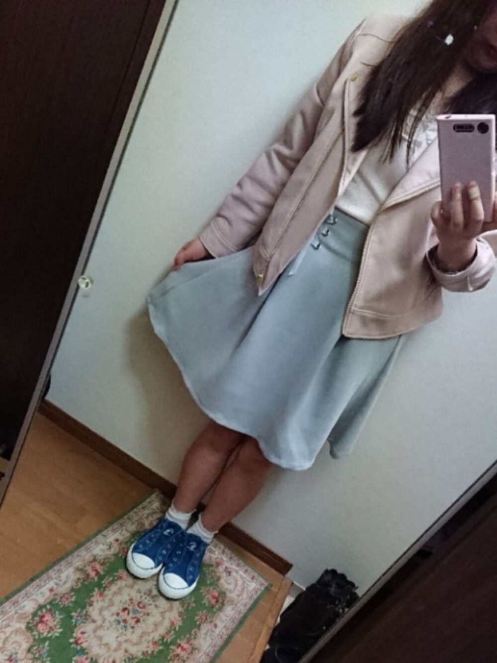 「MAJESTIC LEGON、Ank Rouge、エブリン、スニーカーコーデ、Polo Ralph Lauren」｜「evelynのアイテム（スカート、グレー系）」を使った、funamonさん（レディース・152cm）の春コーディネートの1枚目の写真