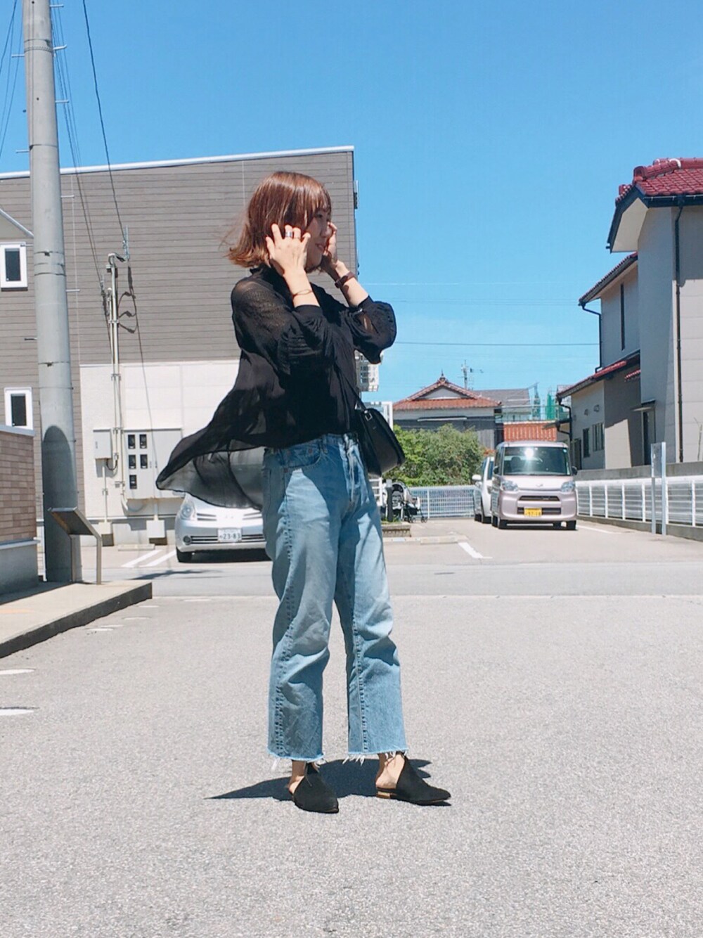 「ootd、オトナカジュアル、ブラウス、デニムパンツ、the shinzone、yahki」｜「THE SHINZONEのカットオフデニム（デニムパンツ、ブルー系）」を使った、_______misakoさん（レディース・164cm）の春コーディネートの1枚目の写真