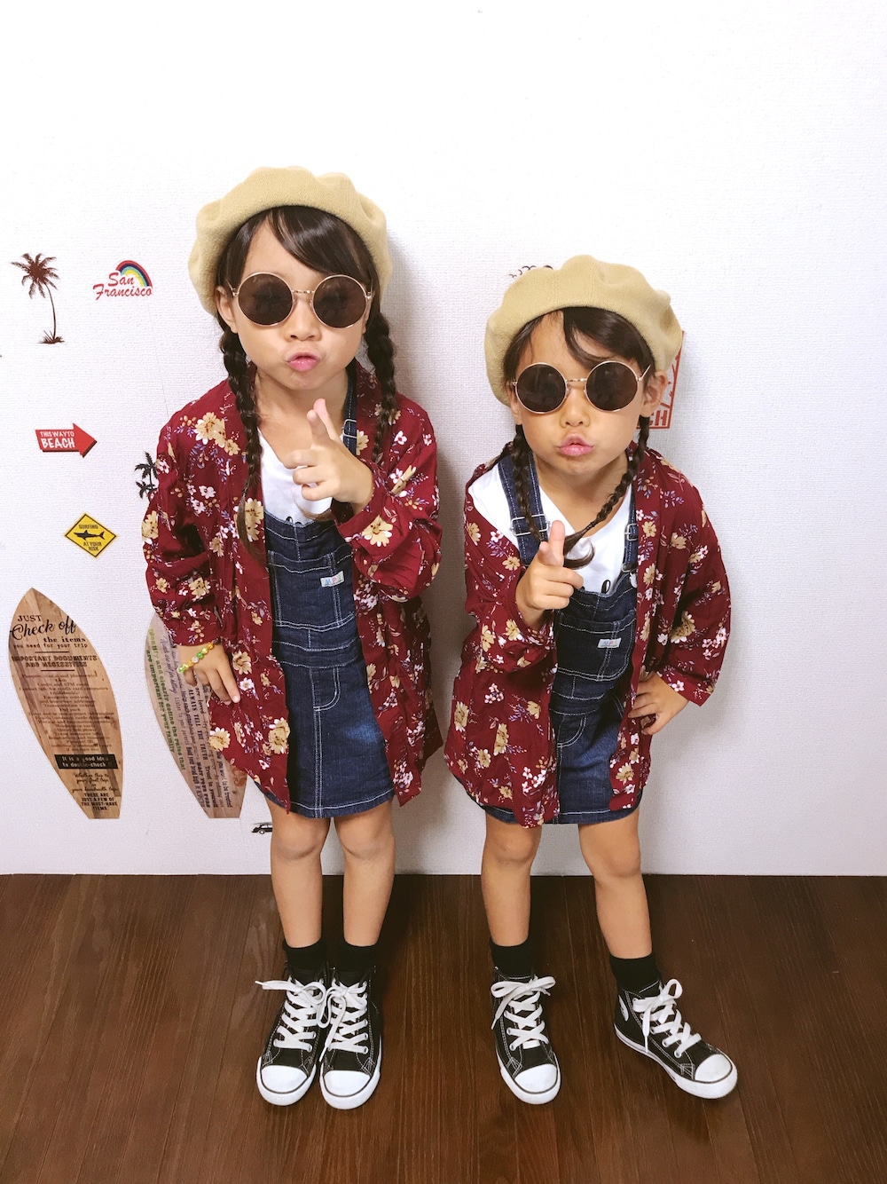 「キッズコーデ、秋のコーデ、プチプラ、女の子、スニーカーコーデ、花柄ワンピース、しまむらコーデ、姉妹コーデ、女の子コーデ、ベレー帽」｜「姉妹♡のアイテム（その他、その他）」を使った、ɴɪᴄᴏ.ᴀʏᴀさん（キッズ・120cm）の秋コーディネートの1枚目の写真