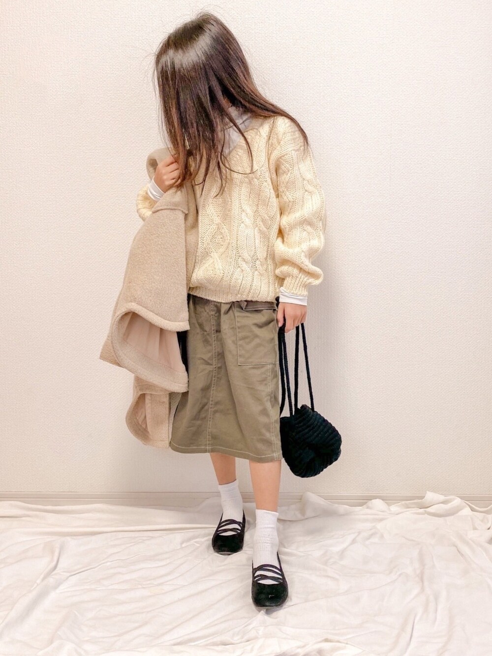 「プチプラ、秋コーデ、キッズファッション、ケーブルニット、ニット、バレエシューズ、女の子、秋のコーデ」｜「GLOBAL WORKの【キッズ】ガールズCPOジャケット/858126（その他アウター、ベージュ系）」を使った、ɴɪᴄᴏ.ᴀʏᴀさん（キッズ・120cm）の冬コーディネートの1枚目の写真