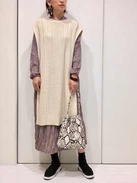 「c.u.l（シーユーエル）のアイテム（シューズ）」を使った、𝐦𝐚𝐱𝐡𝐨𝐧𝐞𝐲さん（レディース・160cm）の秋コーディネート