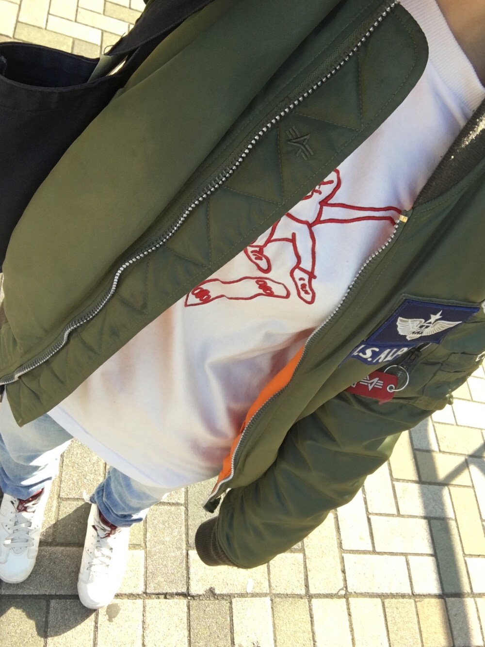 「street、ストリート、boyish、ボーイッシュ、Jordan、jordan6、THRASHER、MA-1」｜「jouetieのTHRASHERスリーブロゴロングスリーブTEE（Tシャツ/カットソー、ホワイト系）」を使った、ringoさん（レディース・157cm）の冬コーディネートの1枚目の写真
