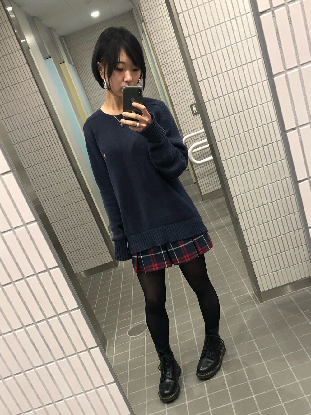 「秋冬コーデ、TommyGirl、Polo Ralph Lauren、Dr.Martens」｜「POLO RALPH LAURENのアイテム（ニット/セーター、ブルー系）」を使った、ringoさん（レディース・157cm）の冬コーディネートの1枚目の写真