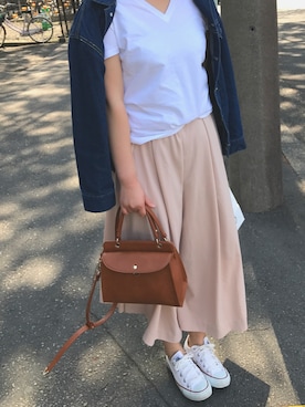 「AZUL by moussy（アズールバイマウジー）のｵｰｶﾞﾆｯｸｺｯﾄﾝVﾈｯｸ半袖PO（Tシャツ/カットソー）」を使った、sさん（レディース・154cm）の春コーディネート