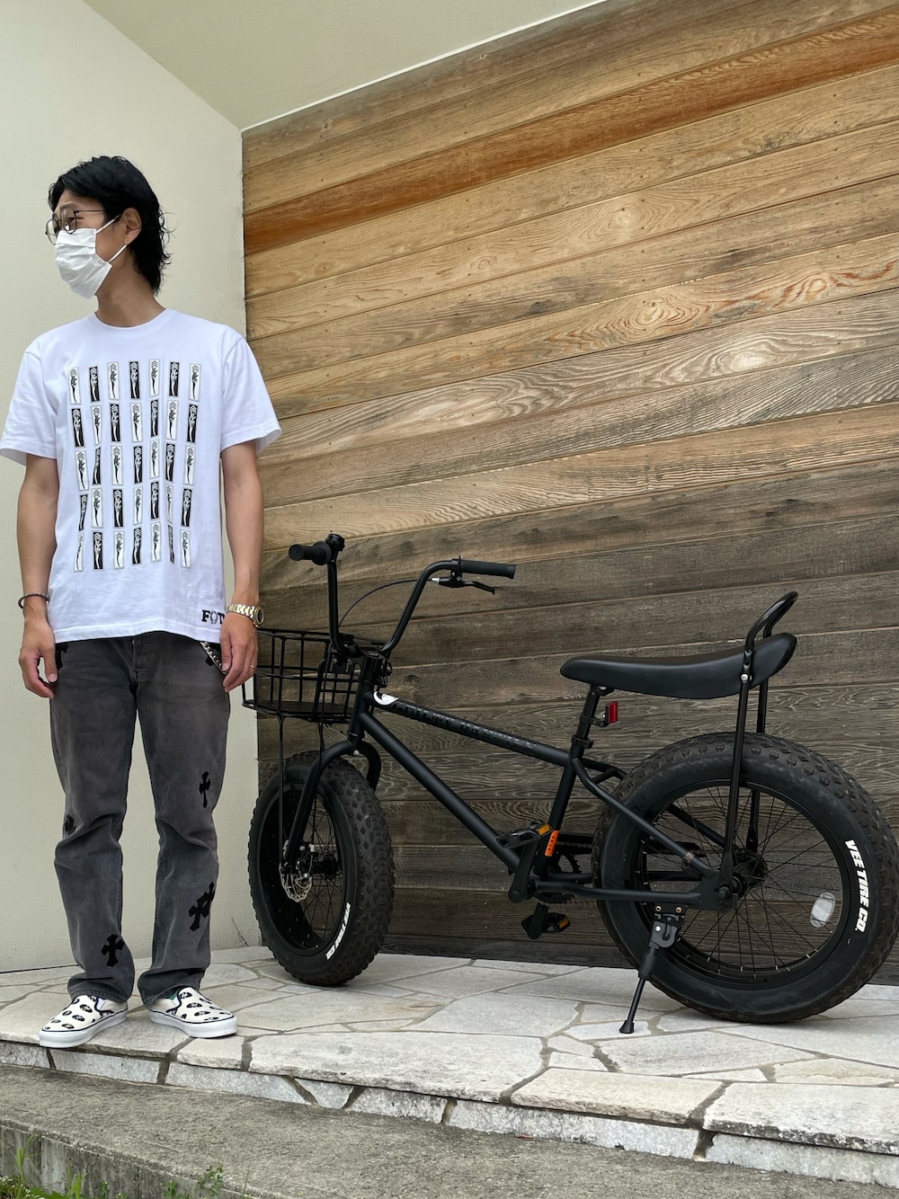 「wacko maria×vans、joefoti、Chrome Hearts、オトナカジュアル、リラックススタイル、スリッポン、chromehearts×levis」｜「WACKO MARIAのアイテム（スニーカー、ホワイト系）」を使った、TARさん（メンズ・178cm）の夏コーディネートの1枚目の写真