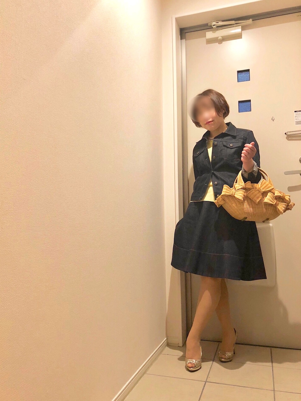 「シンプルコーデ、オトナカジュアル、オトナ女子、雨の日コーデ、低身長コーデ、オトナガーリー、春夏コーデ、ワントーンコーデ、今日のコーデ、デニムオンデニム」｜「DIANAのアイテム（パンプス、その他）」を使った、hannaさん（レディース・149cm）の春コーディネートの1枚目の写真