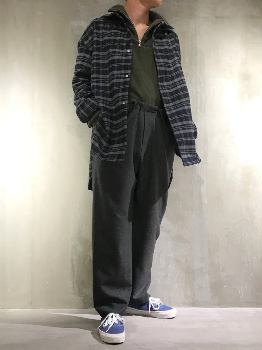 「ストリート服が好き、ZOZO公認ユーザー、オトナカジュアル、チェックシャツ、オーバーサイズ、冬コーデ、VANS、sunsea、タックイン、テーラードパンツ」｜「SHINYAKOZUKAのアイテム（シャツ/ブラウス、ブラック系）」を使った、Hideya -吾亦紅-さん（メンズ・173cm）の秋コーディネートの1枚目の写真
