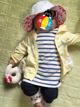 「KP（ケーピー）のアイテム（パンツ）」を使った、じゃすみんさん（キッズ・60cm）の春コーディネート